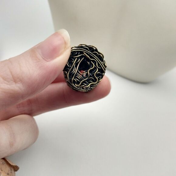 Gothic wire charm or pendant for necklace - Picture 4 of 4